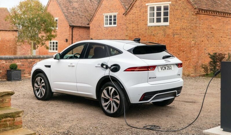 Jaguar E-Pace híbrido enchufable lleno