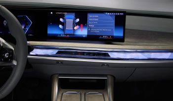BMW i7 lleno