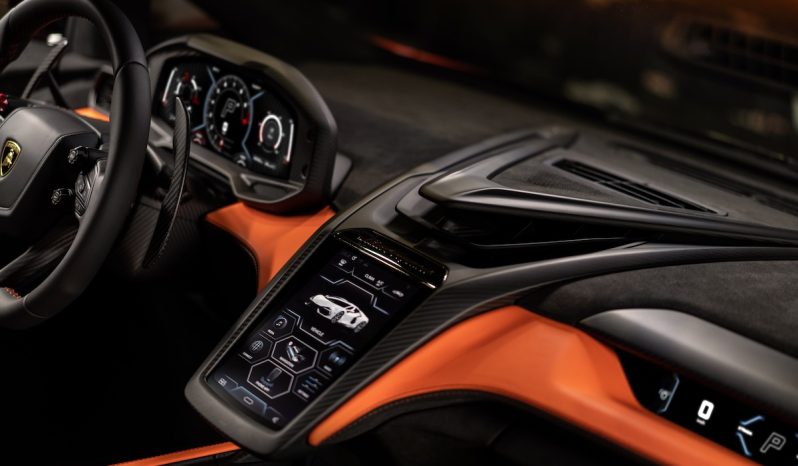 Lamborghini Revuelto lleno