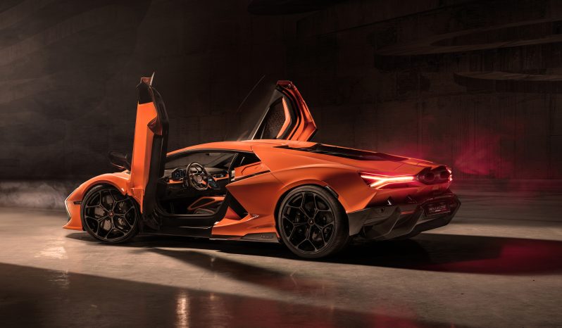Lamborghini Revuelto lleno