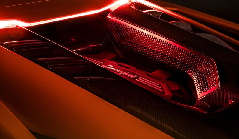 Lamborghini Revuelto lleno