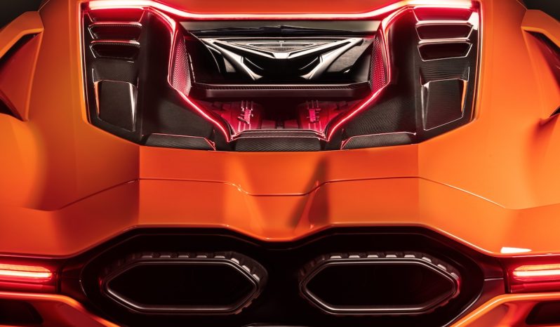 Lamborghini Revuelto lleno