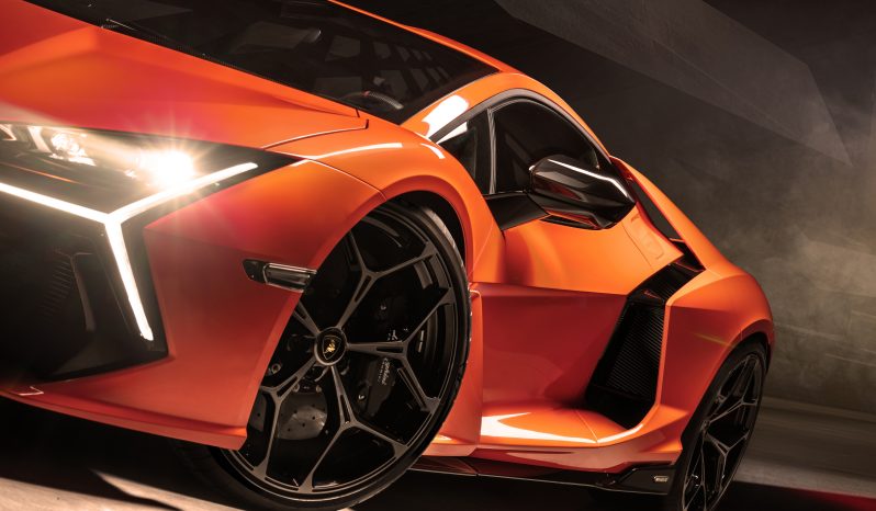 Lamborghini Revuelto lleno