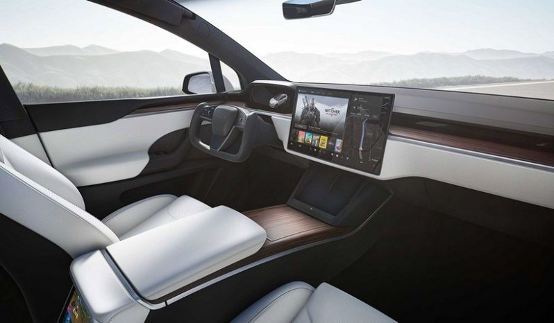 Tesla Model X lleno