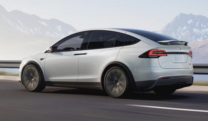 Tesla Model X lleno