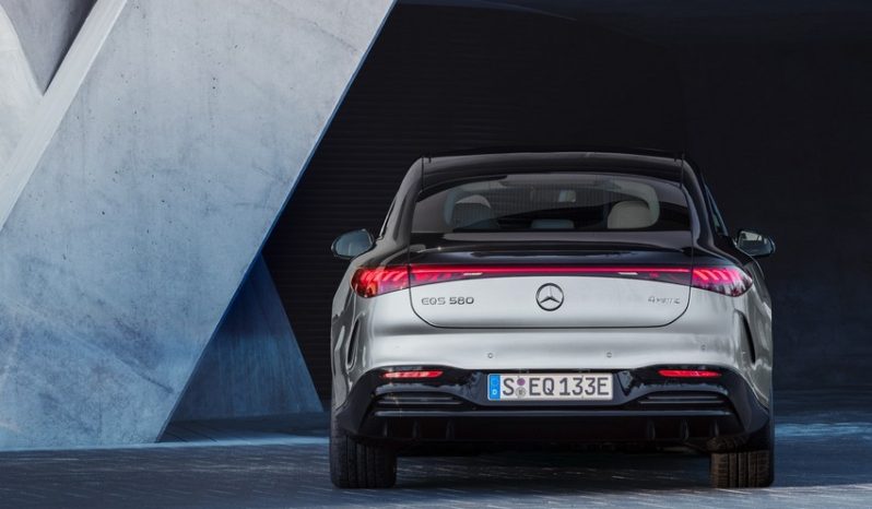 Mercedes EQS lleno