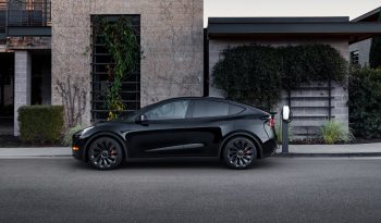 Tesla Model Y lleno