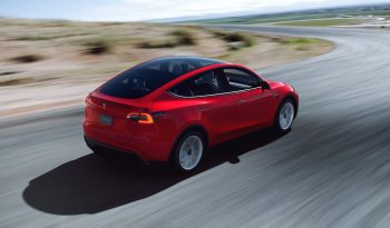 Tesla Model Y lleno