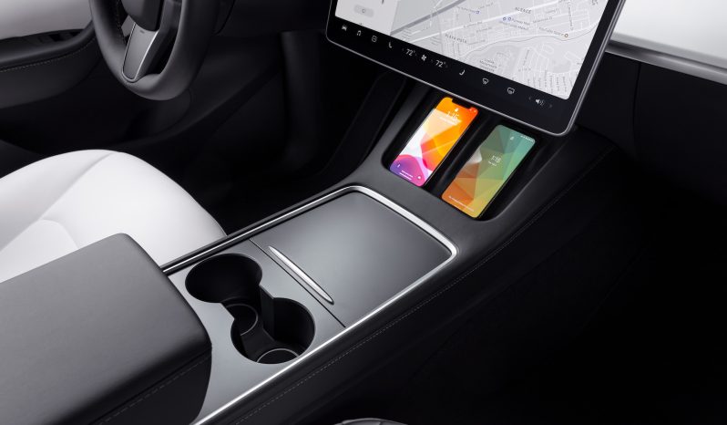 Tesla Model Y lleno
