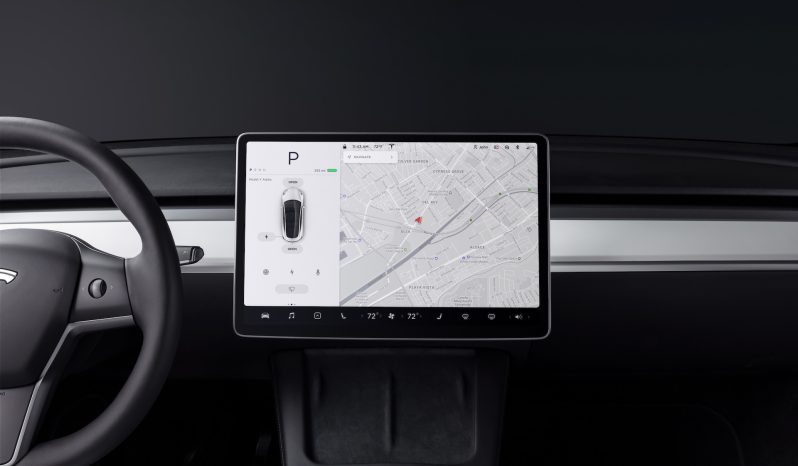 Tesla Model Y lleno