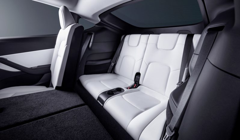 Tesla Model Y lleno