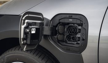 Toyota bZ4X lleno