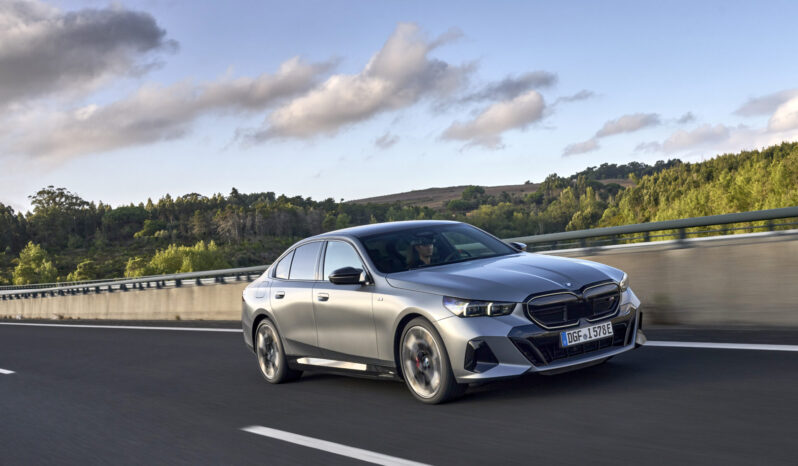 BMW i5 lleno
