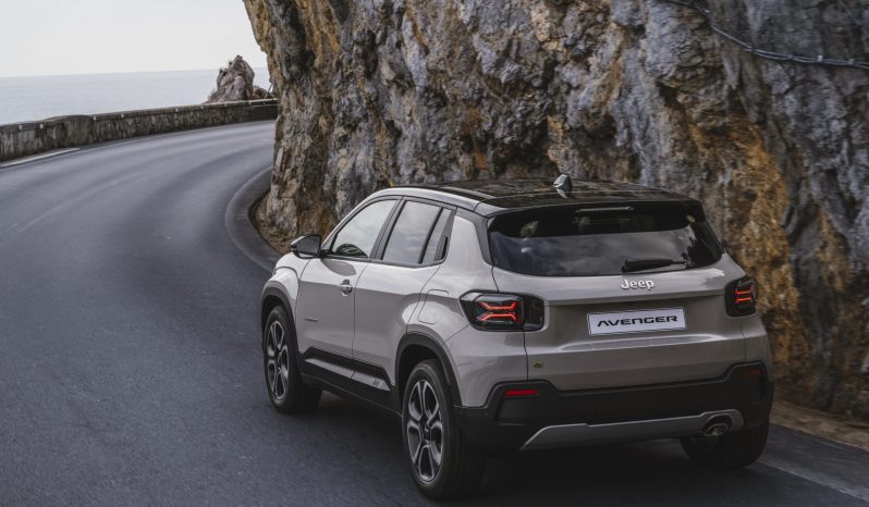 Jeep Avenger e-Hybrid lleno