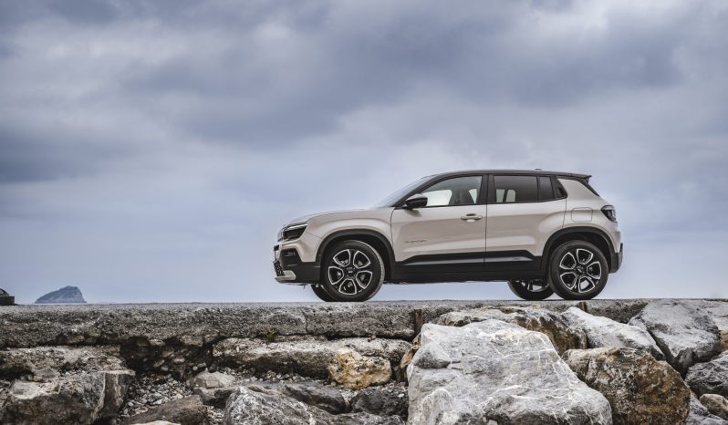Jeep Avenger e-Hybrid lleno