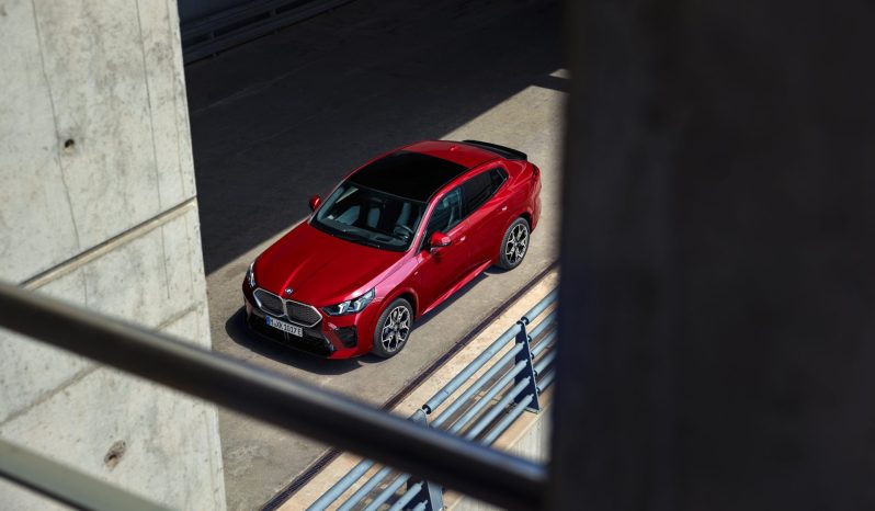 BMW iX2 lleno