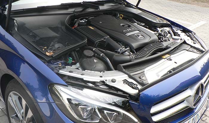 Mercedes-Benz C350e - Motor