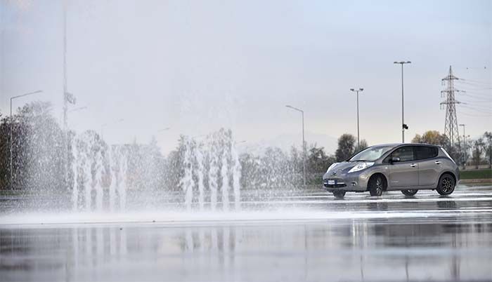 Drifting con un Nissan Leaf