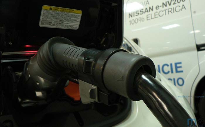 Carga CHAdeMO del Nissan Leaf en un concesionario Nissan