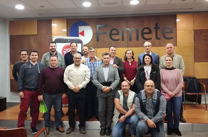 Entrega del nuevo punto de recarga al cabildo de Tenerife
