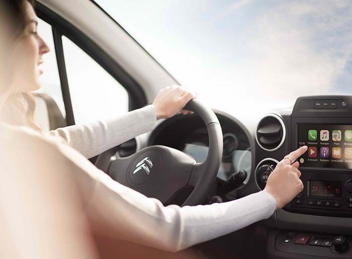 Pantalla del salpicadero del Citroën E-Berlingo Multispace