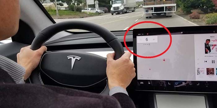 Tesla Model 3 sin head-up-display
