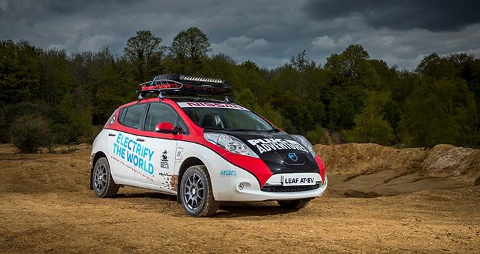 Nissan Leaf AT-EV pilotado por Chris Ramsey, fundador de Plug In Adventures