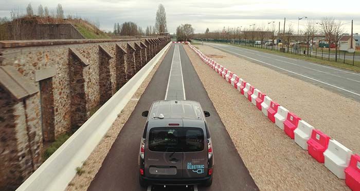 Pista de pruebas de 100 metros de longitud en la que se ha instalado el sistema principal de carga