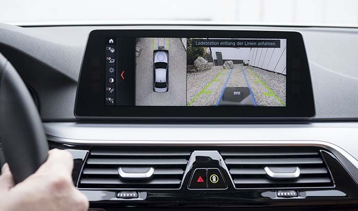 la recarga inalámbrica se integra en el sistema de información del BMW 530e