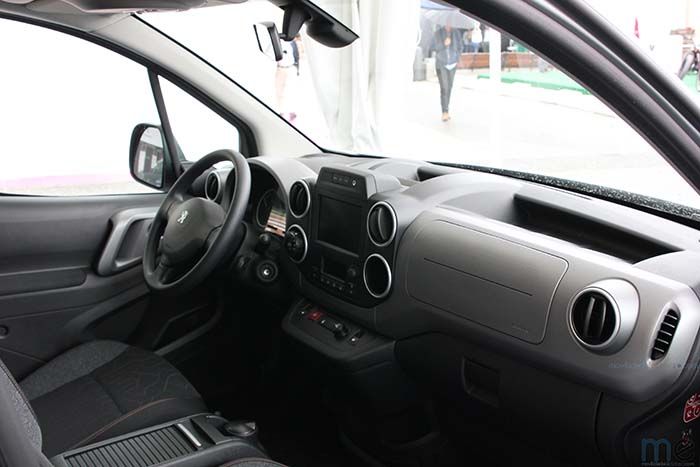 Interior del Peugeot Partner Tepee Electric