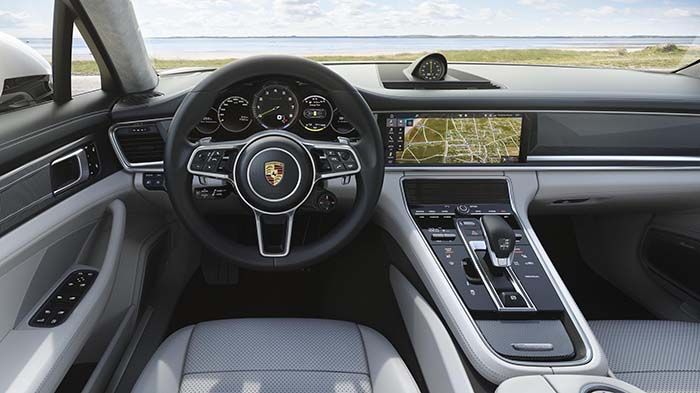 Interior del Porsche Panamera Turbo S E-Hybrid Sport Turismo