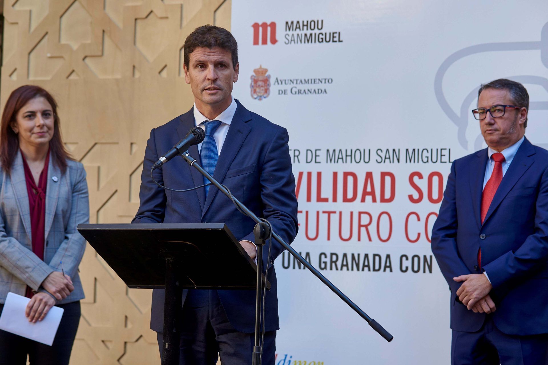 Presentación de la nueva flota eléctrica de Mahou San Miguel en Granada