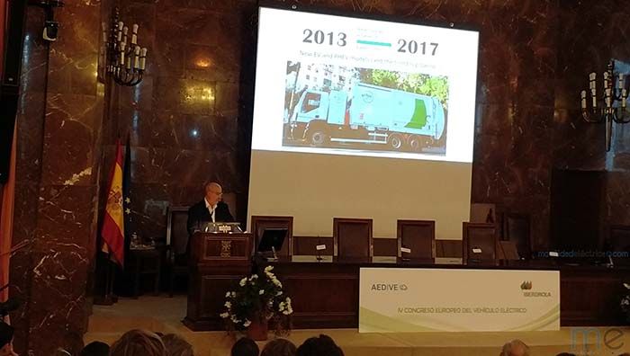 Premio AEDIVE-Santiago Losada a la innovación, vehículo de recogida de residuos presentado por Urbaser