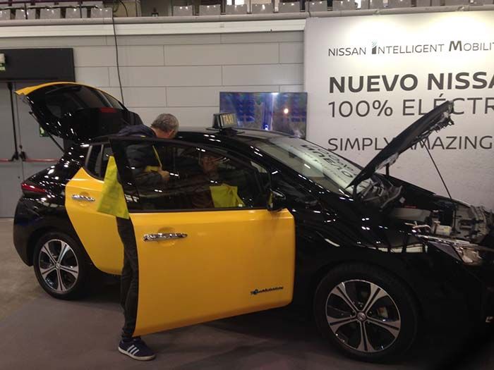 Estand de Nissan en la Feria del Taxi 2017