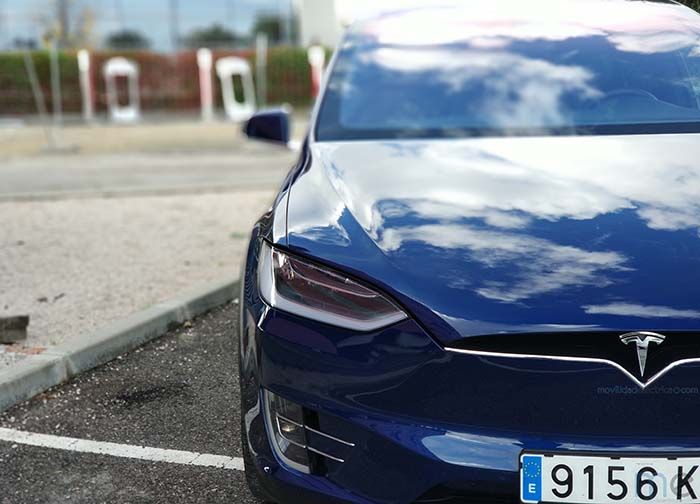 Tesla Model X 100 D en el supercargador de Madrid