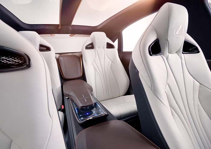 Asientos traseros del Lexus LF-1 Limitless