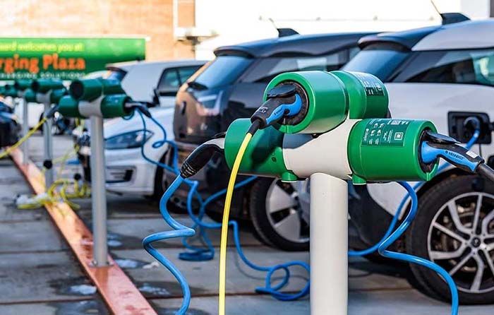 Los puntos de Charging Plaza están compuestos por dos o cuatro conectores tipo 2 ensamblados un solo poste