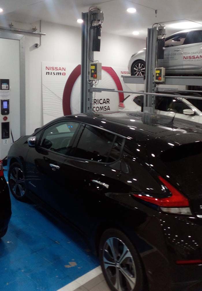 El primer Nissan Leaf 2.ZERO recargando en Ibericar Reicomsa - Foto Jose Luis Rodríguez
