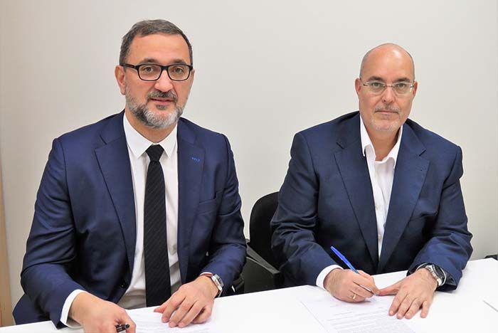 Juan Virgilio Márquez, Director General de AEE y Arturo Pérez de Lucia, Director Gerente de AEDIVE