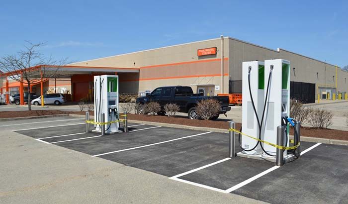 Estación de carga de Electrify America en Chicopee, Massachusetts