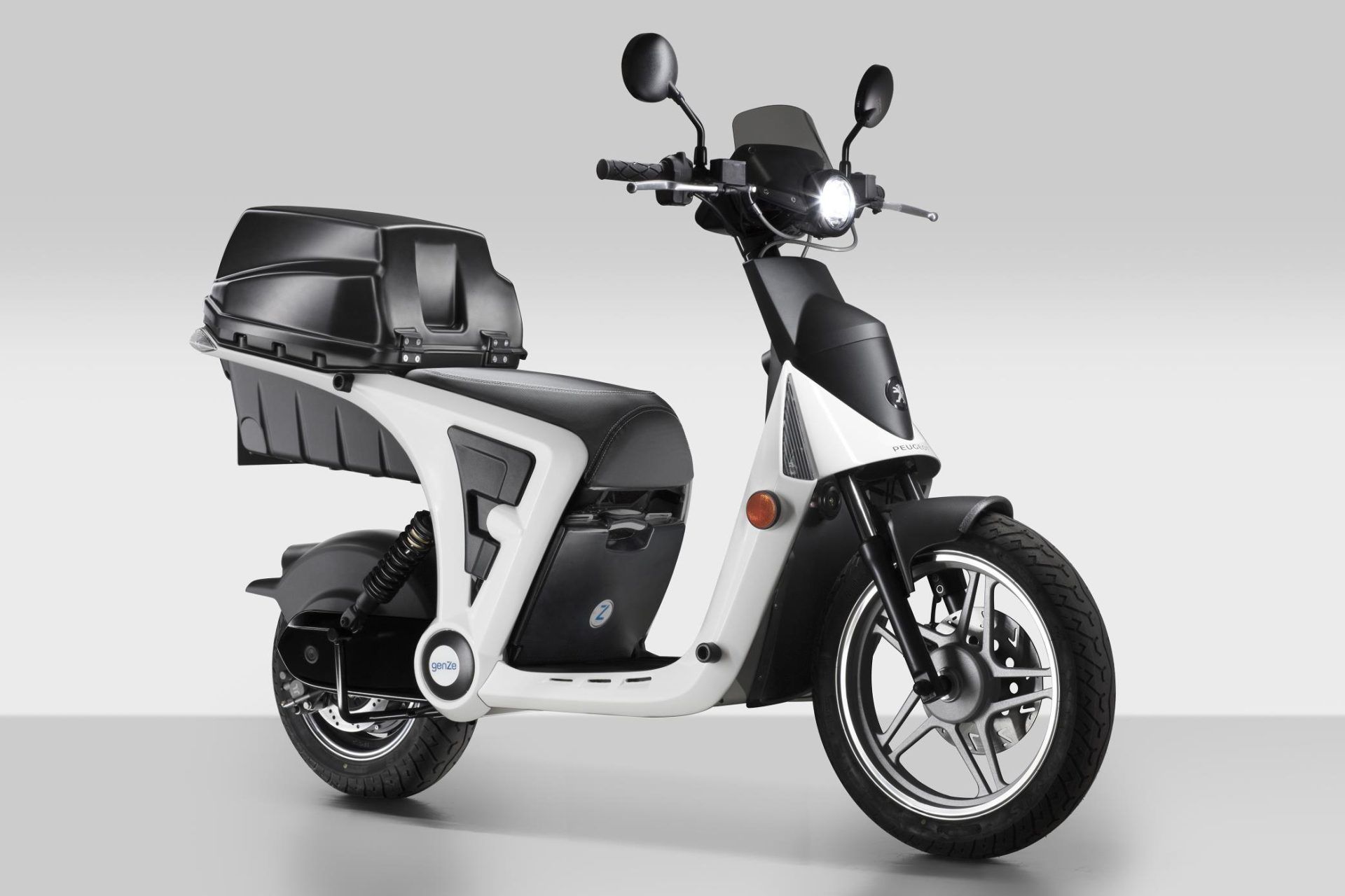 Scooter eléctrico Peugeot 2.0 (2)