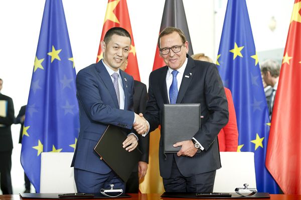 Firma del acuerdo Bosch-NIO