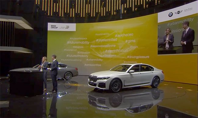 Momento de la conferencia de prensa de BMW Group