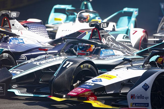 Mónaco: Robin Frijns (NLD), Envision Virgin Racing, Mitch Evans (NZL), Panasonic Jaguar Racing, Lucas Di Grassi (BRA), Audi Sport ABT Schaeffler. (Photo by Andrew Ferraro / LAT Images)