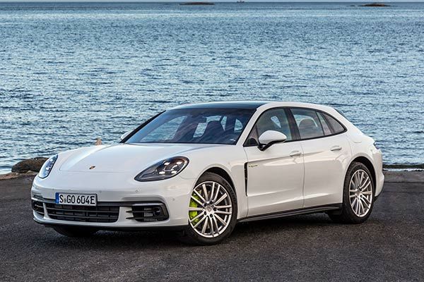 Porsche Panamera 4 2019 e-hybrid Sport Turismo (PHEV)