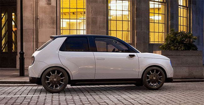 El pequeño Honda e, versión Advance y por un precio de 37.800 euros.