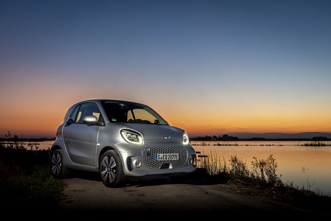 La nueva generación del smart EQ asume su rol con respecto a la movilidad futura, sostenible.