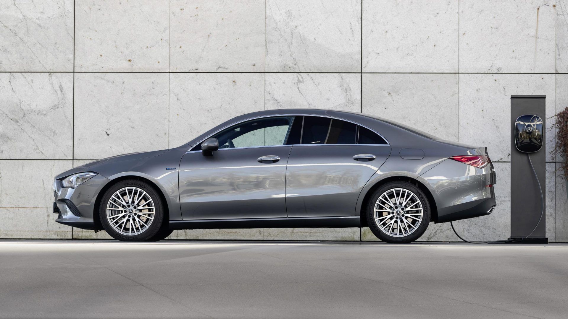 Mercedes CLA híbrido enchufable