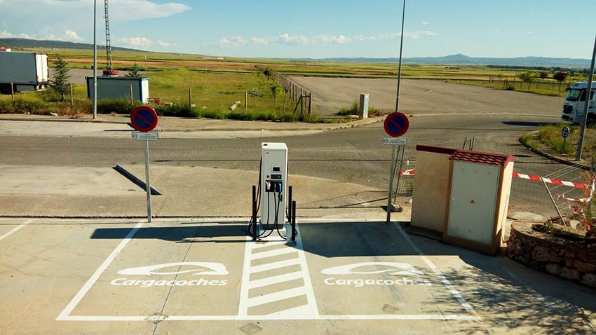 Nuevo punto de carga de Cargacoches en El Azafrán, en la A-23, Teruel.