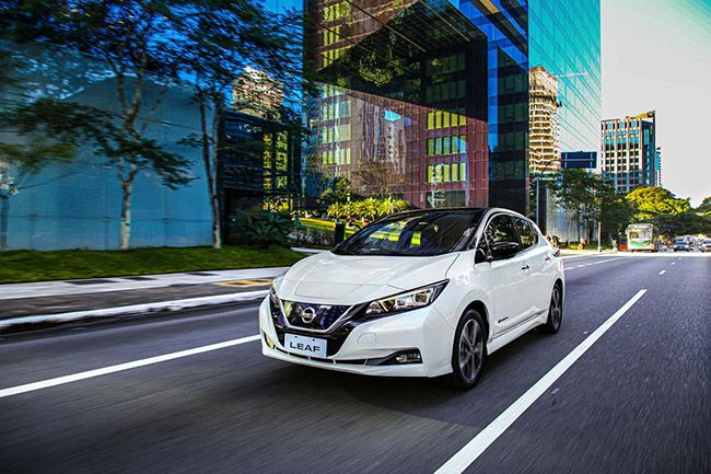 La planta de Cantabria fabrica piezas para vehículos como el Nissan LEAF.